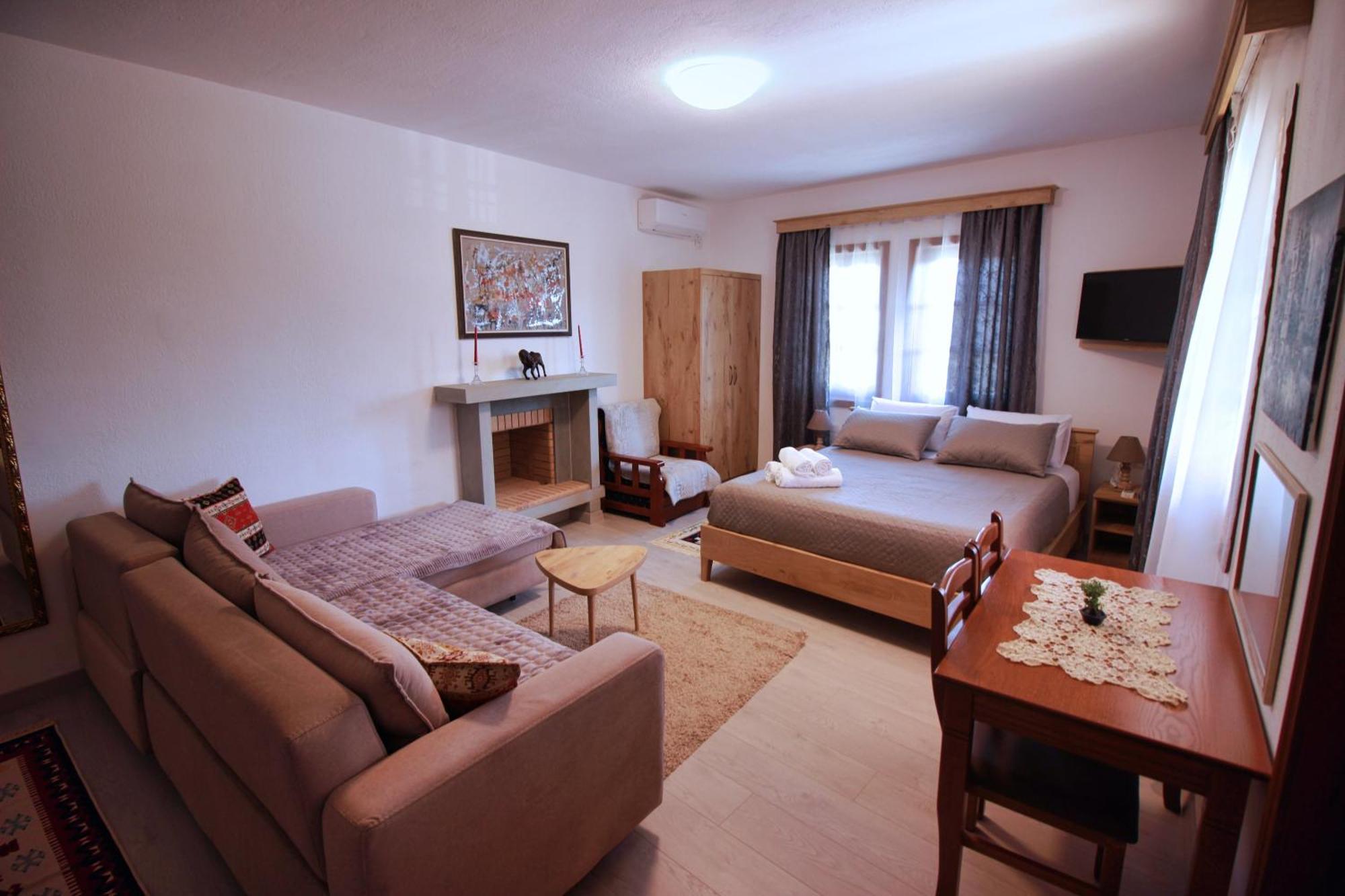 Emblematic House Apartment 4 Gjirokastër Esterno foto
