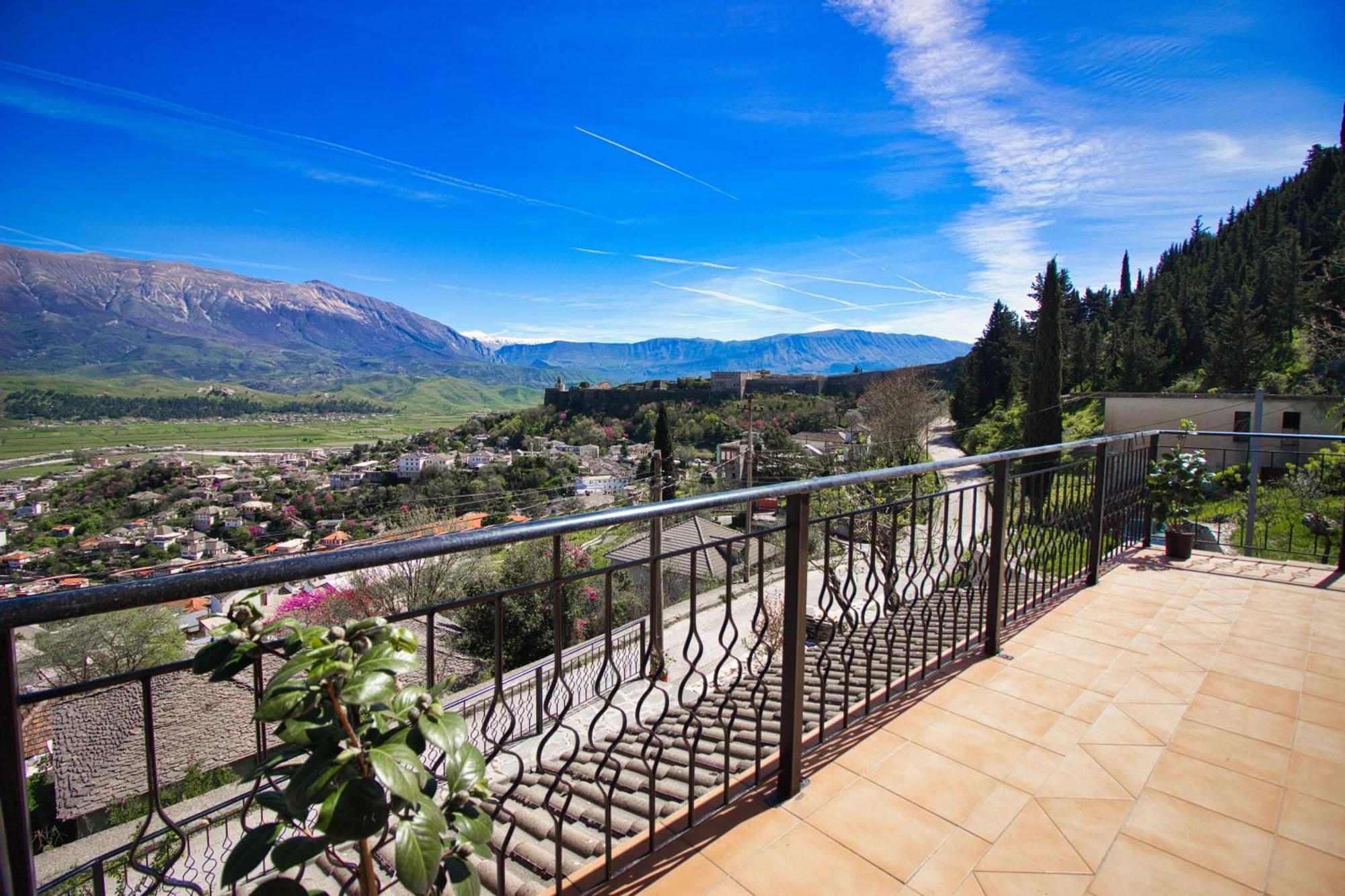 Emblematic House Apartment 4 Gjirokastër Esterno foto