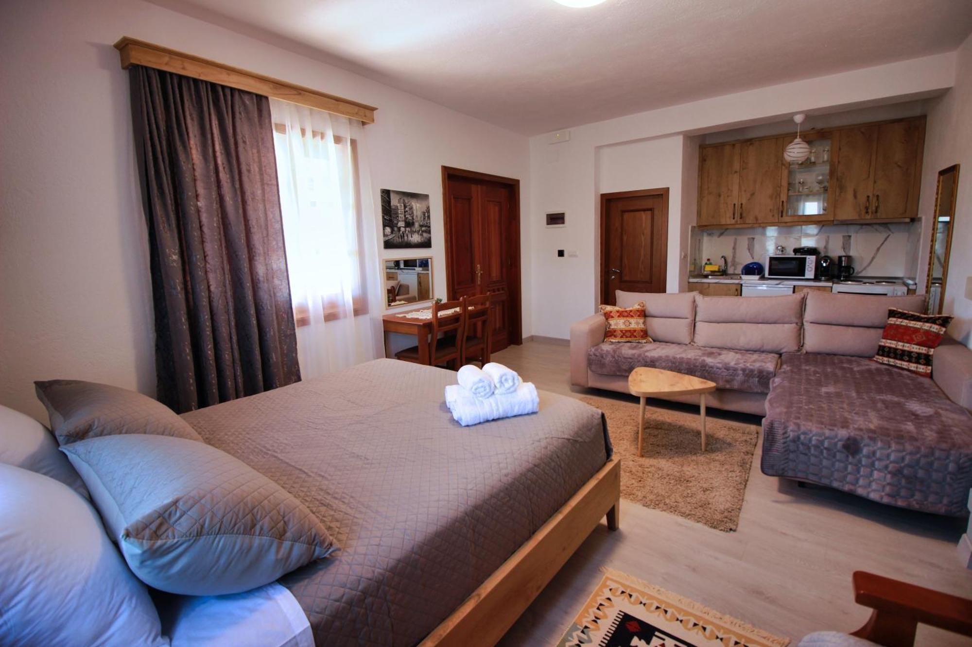 Emblematic House Apartment 4 Gjirokastër Esterno foto