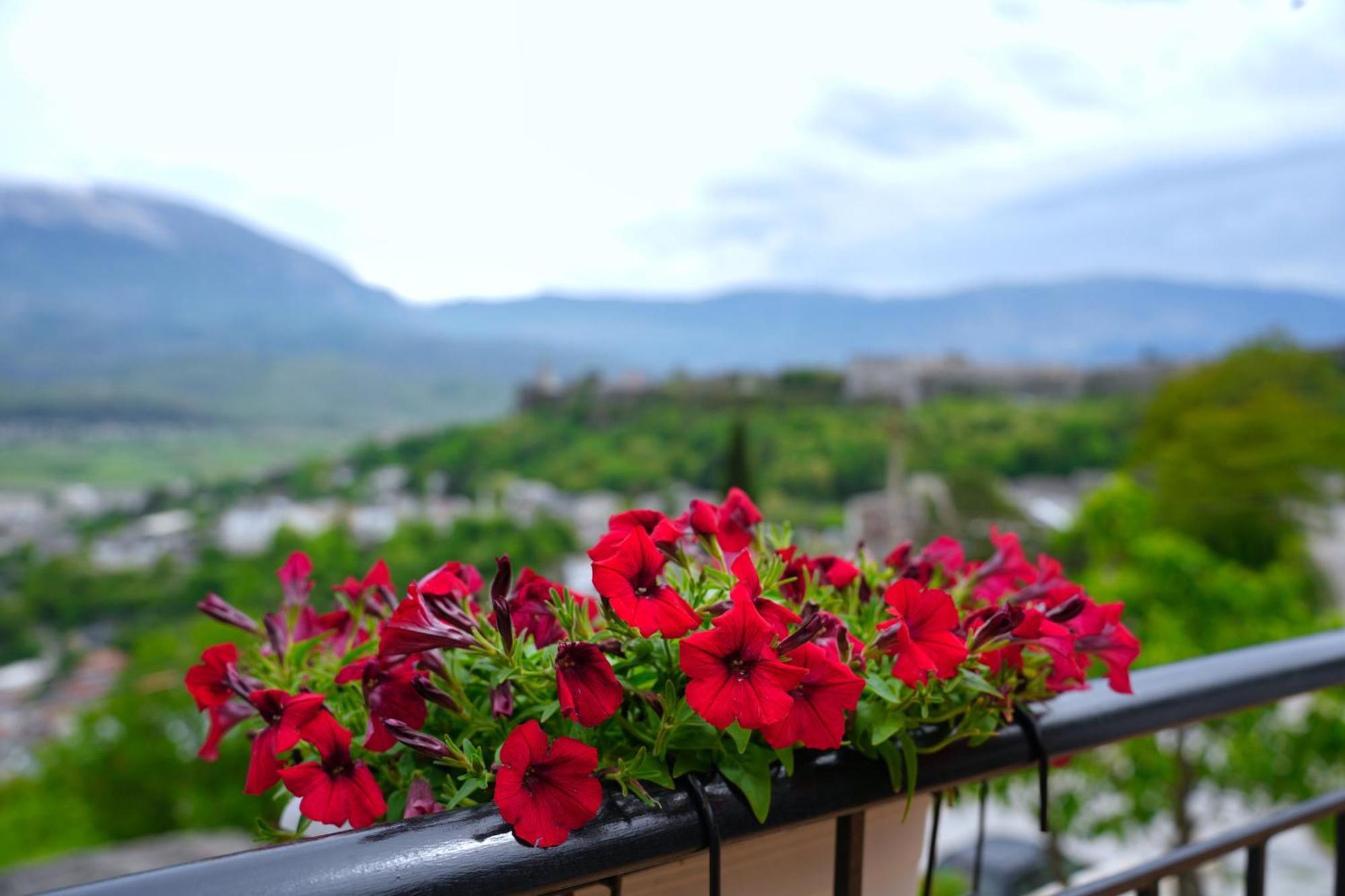 Emblematic House Apartment 4 Gjirokastër Esterno foto