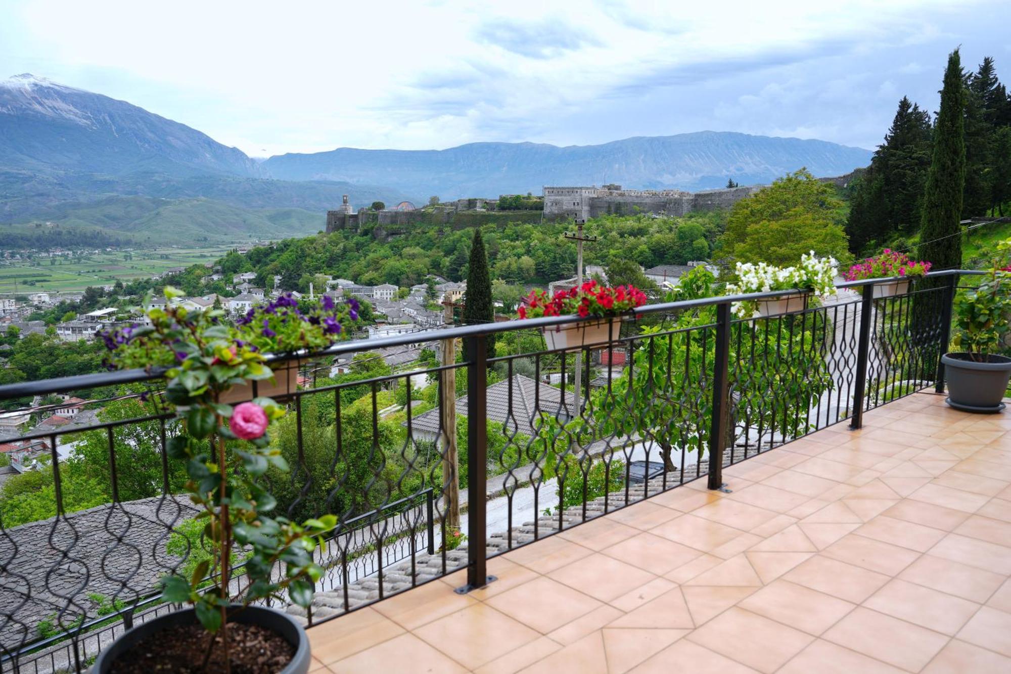 Emblematic House Apartment 4 Gjirokastër Esterno foto