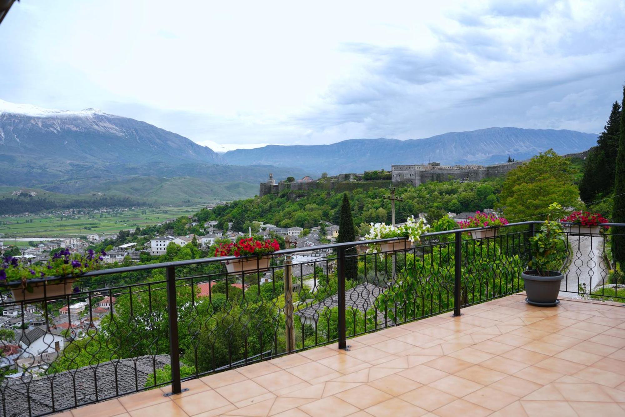 Emblematic House Apartment 4 Gjirokastër Esterno foto